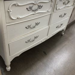 Dresser  White 