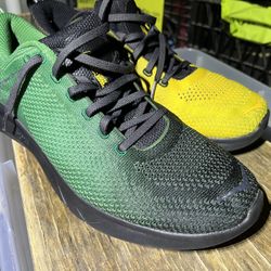Men’s Size 11 Hoka Shoes Near New!