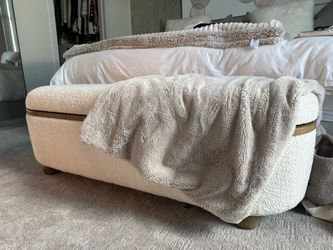 End of bed storage chest