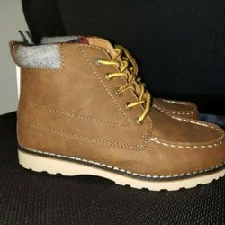 Boys Cat N Jack Winter Boots Size 1 And 2