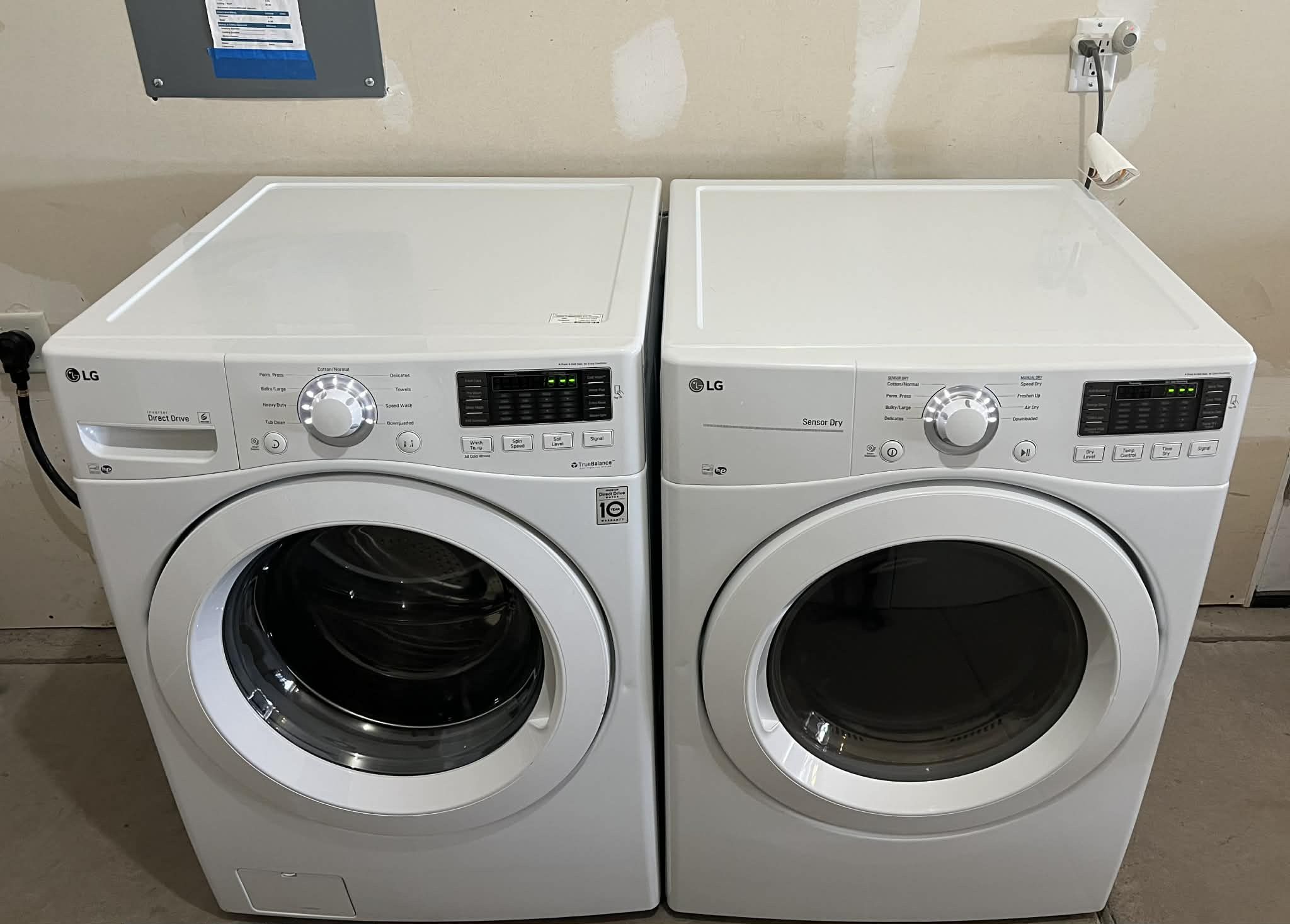 LG Washer and Dryer (delivery available)