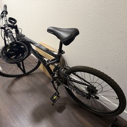 Havoc F5 bicycle with free helmet and air pump