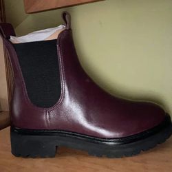 Purple Everlane Leather Chelsea Boots, Size 5