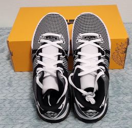 Nike LeBron Witness VII Basketball Shoes