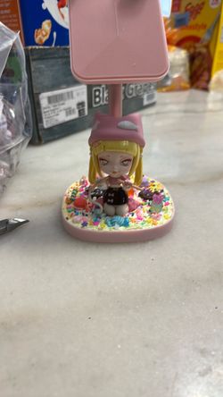 New phone stand