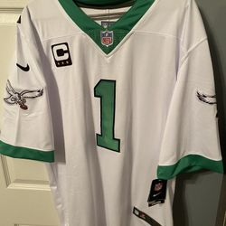 NFL Jerseys!!!!   🔥🔥🔥  NEW!!!    Jalen hurts. XL.  Tom Brady  XL   Aaron Rodgers.  XL   Deion Sanders.  XL.   Joe Burrow.  XL. Patrick Mahomes.  XL