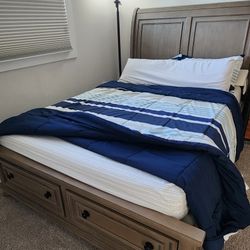 Full size Sleigh Bed w/ drawers