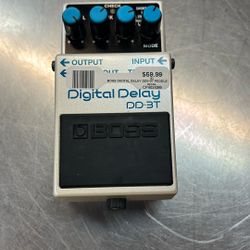 Boss digital delay DD3T guitar pedal