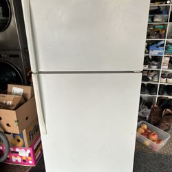 Kitchen refrigerator