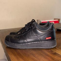 Nike Air Force 1 X Supreme 