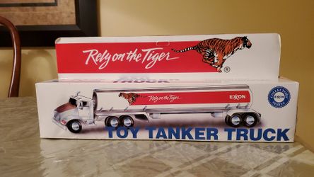 Exxon 1992 Toy Tanker Truck " # 1 in series, Working Lights & Sounds