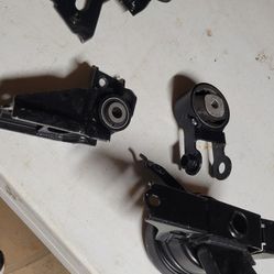 2006-----2017 Toyota Yaris 4 Motor Mount Set