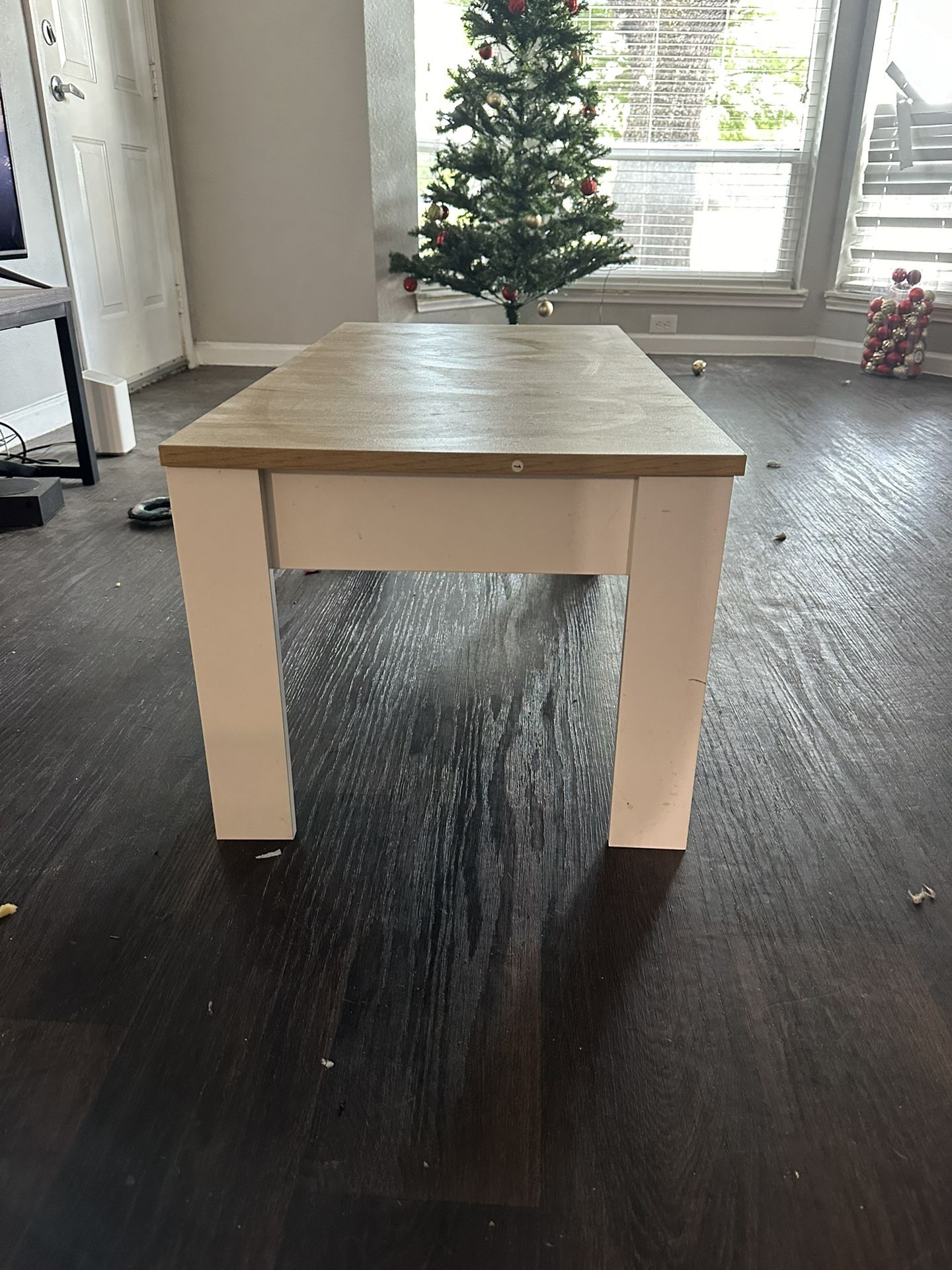 Coffee Table w/ storage 