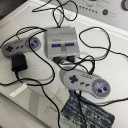 Super Nintendo (SNES) Console – Tested & Working – 2 Controllers