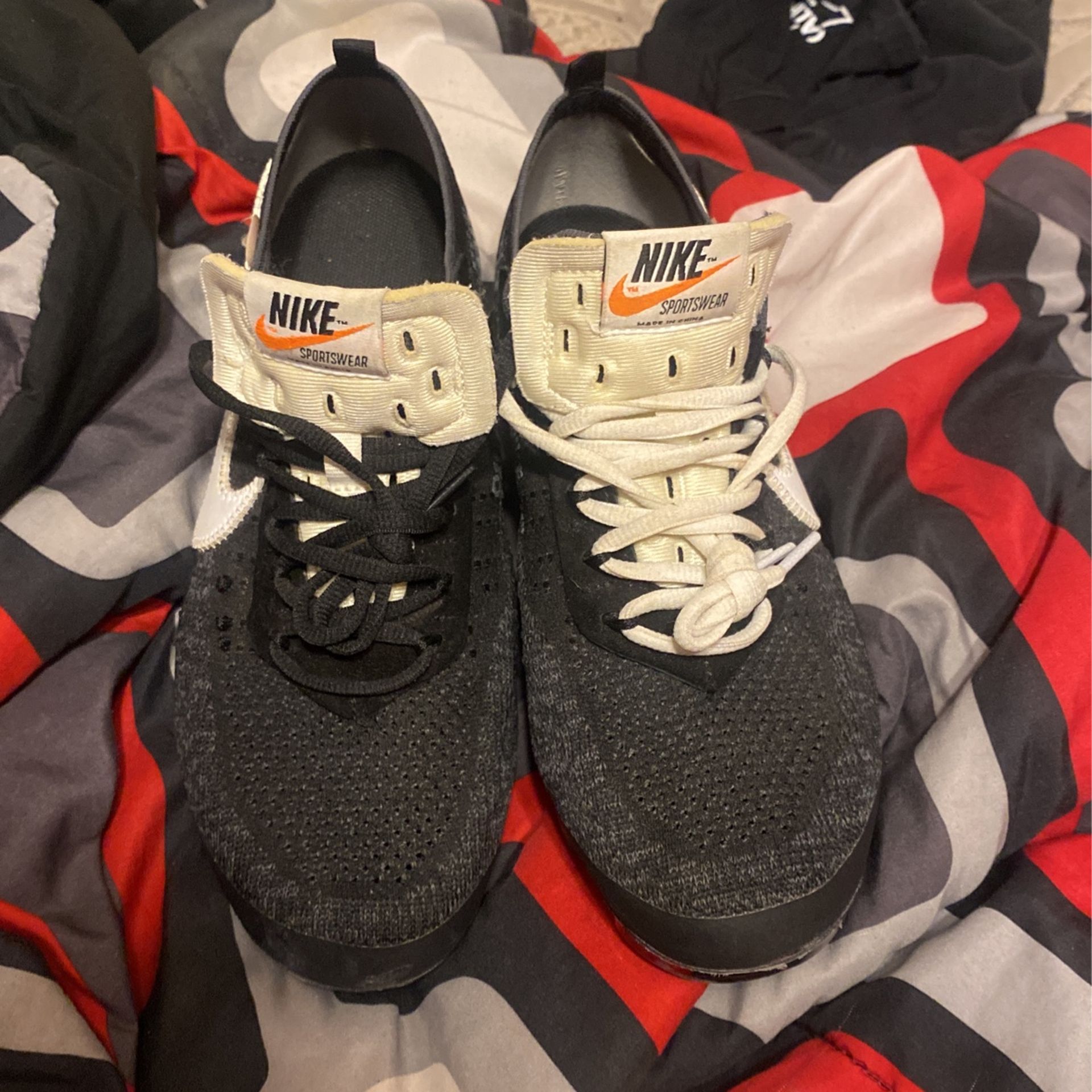Off white vapormax Clothing