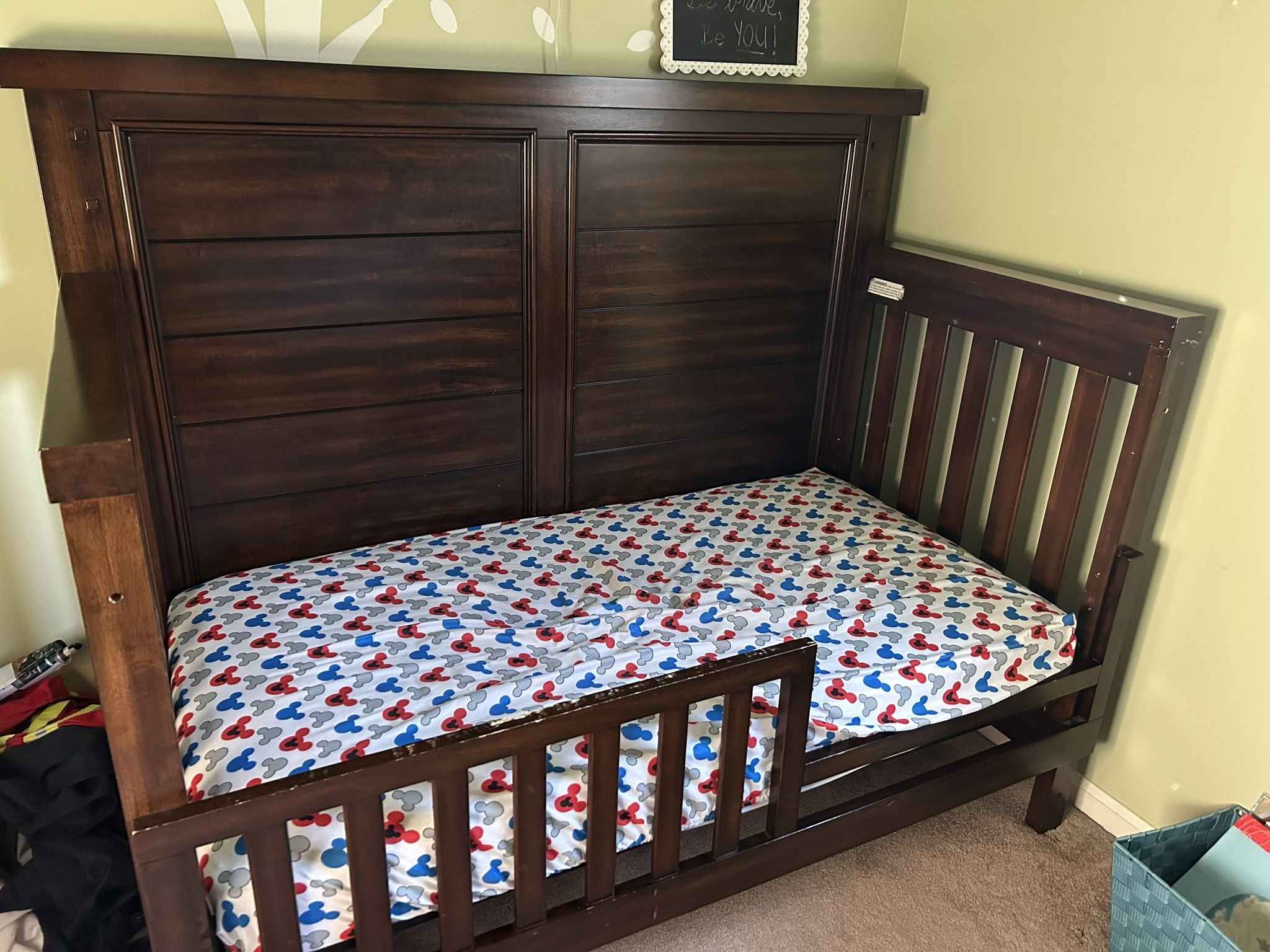 Crib/Toddler Bed