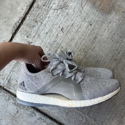 Adidas Size 7.5 Women 