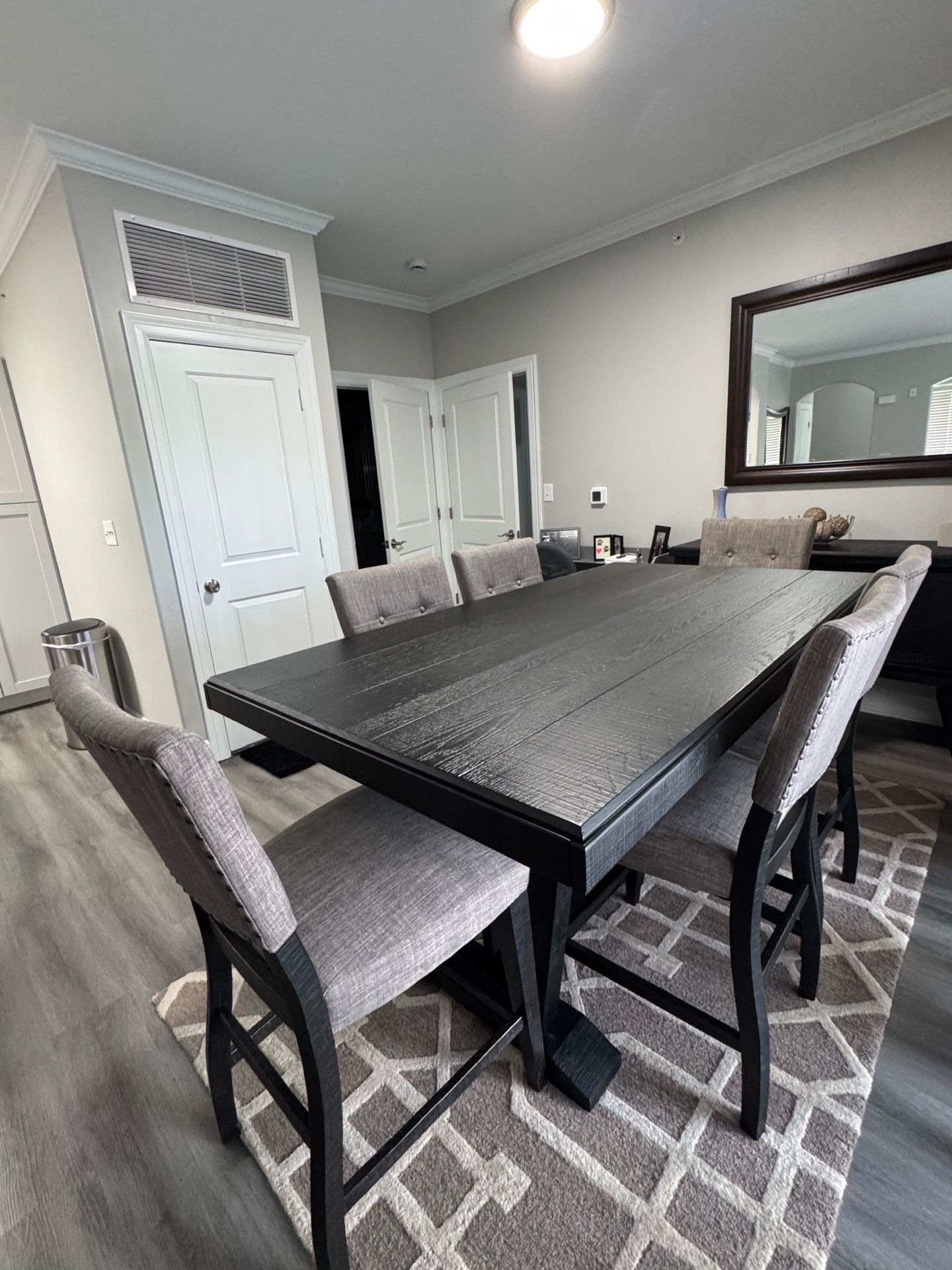 Table w/6 Chairs Dining Set with Credenza