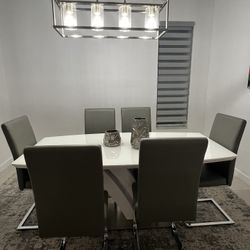 Dinning Table For Sale !!!