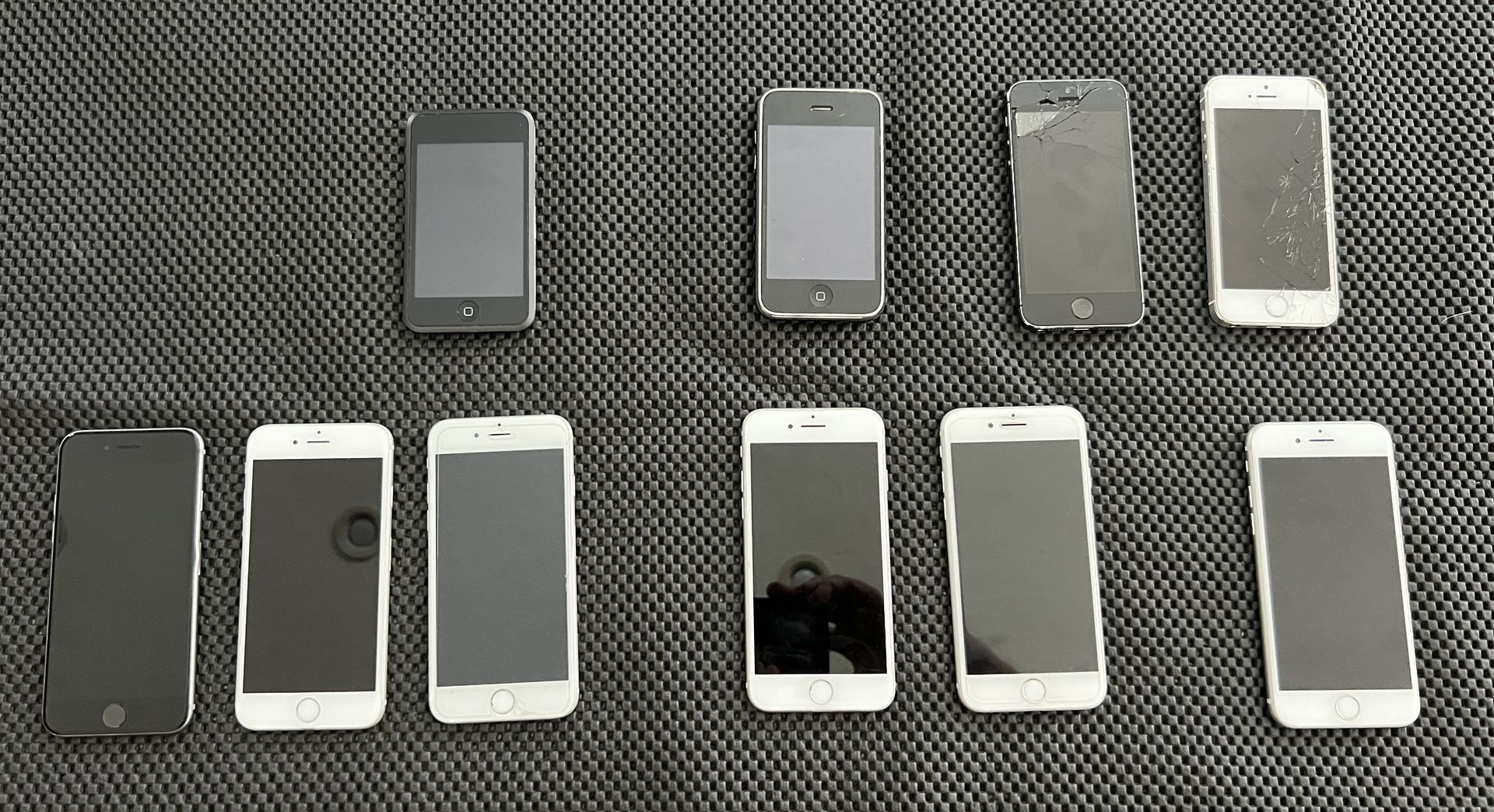 Lot Of Used iPhones / iPod Touch