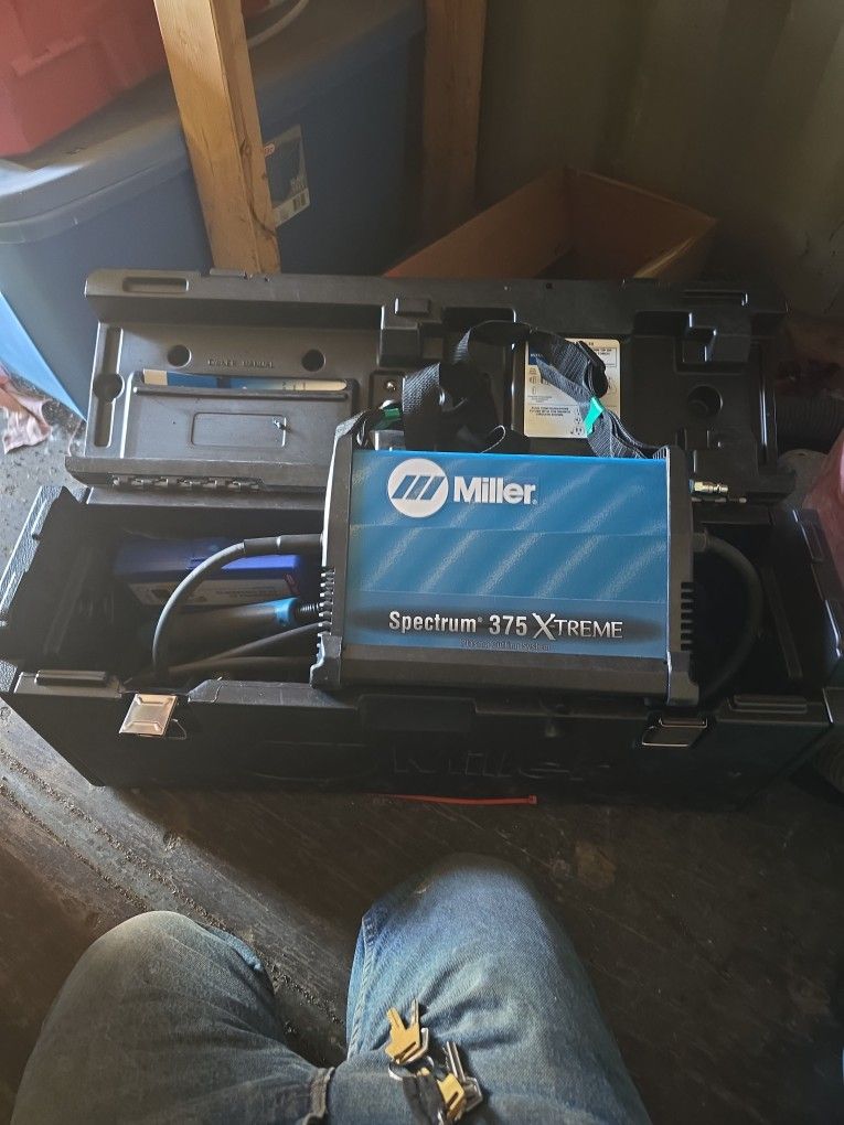 Miller 375 Extreme Plasma Cutter Lightly Use