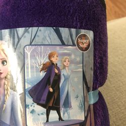 Disney’s Frozen 2 Plush Throw 