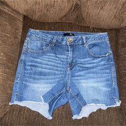 1822 Denim Jean Shorts Size 14 Women’s Blue
