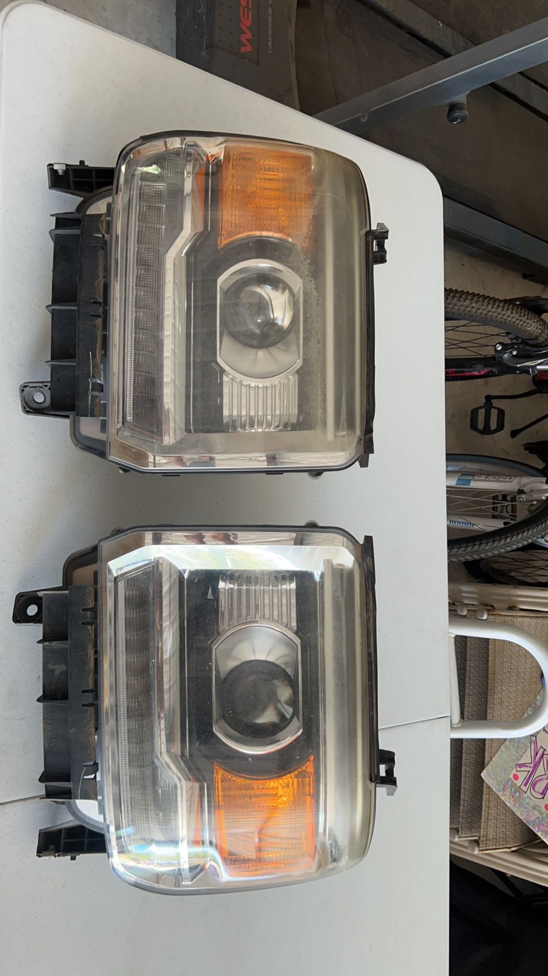 2015 Gmc Sierra 1500 OEM Headlights (pair)
