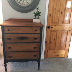 Gorgeous Antique Dresser/ Chest Of Drawers/ Bureau 