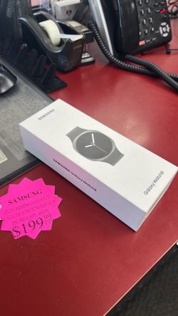 1003 Samsung SM-L(contact info removed) 44mm Galaxy Watch 8 W/ Charger In Retail Box 550478