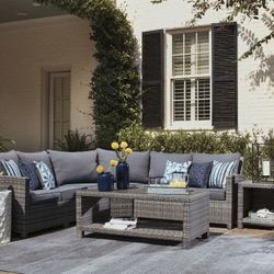 Salem Beach - Gray - 5 Pc. - Lounge Set