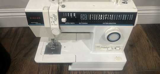 Singer Electronic Control Sewing Machine