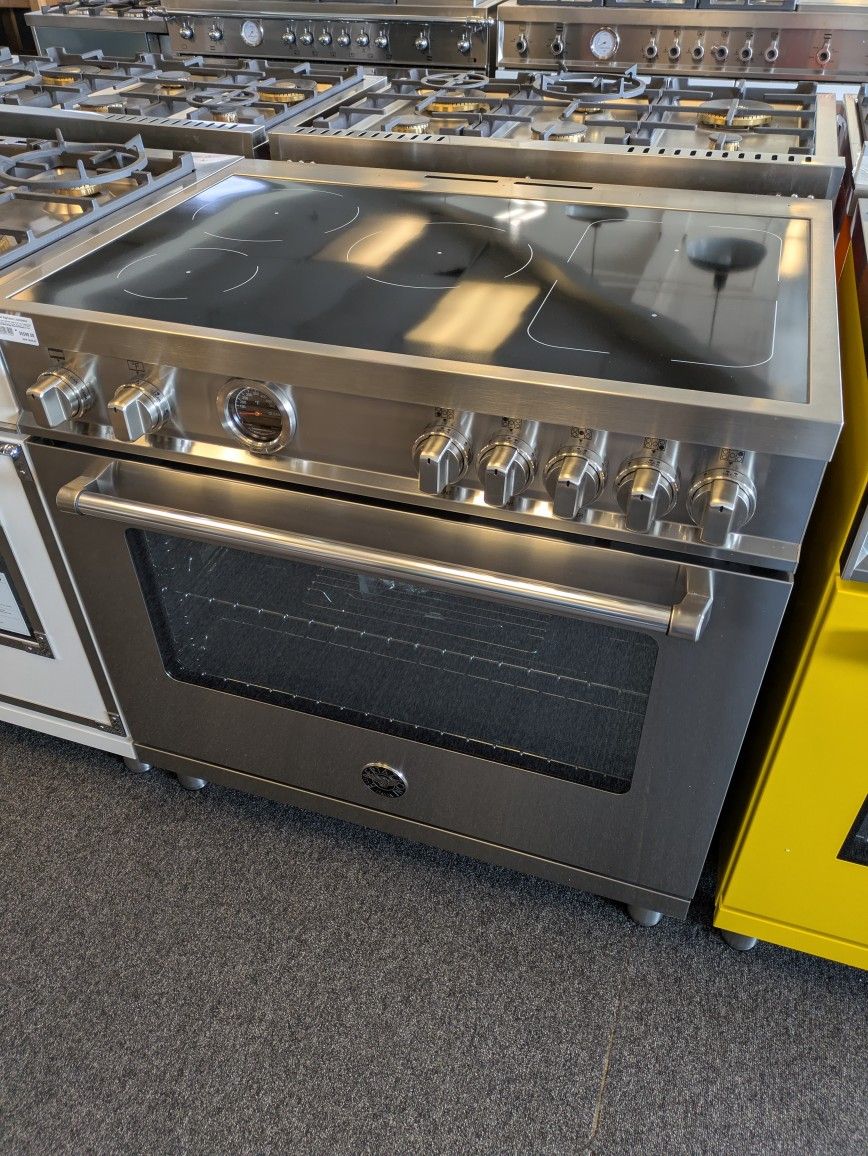 Bertazzoni Master Series MAST365INSXT
36 Inch Freestanding Induction Range