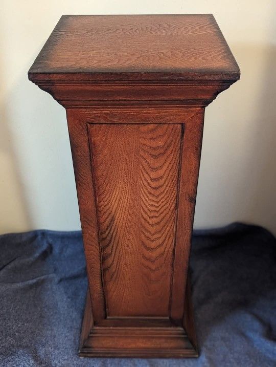 Pedestal Plant Stand