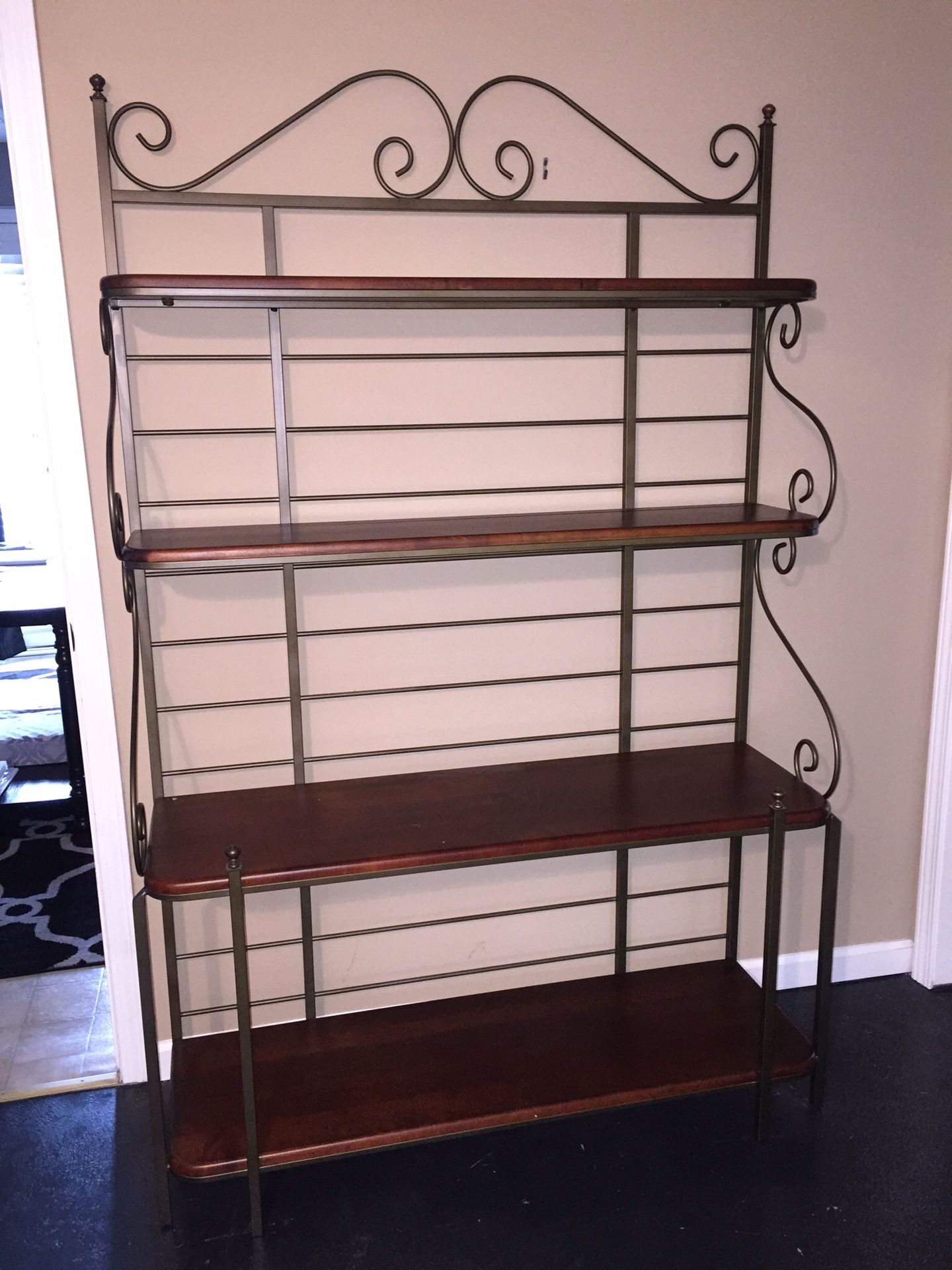 Bakers rack very high quality paid $1200 asking $550