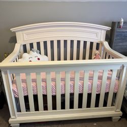 Crib for sale in excellent condition.