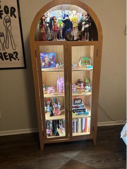 MODERN LED WOODEN/GLASS CABINET