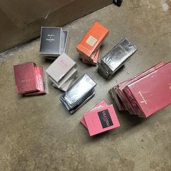 Colognes and perfumes 