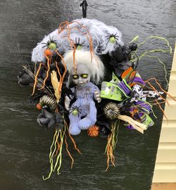 Spooky Halloween wreath
