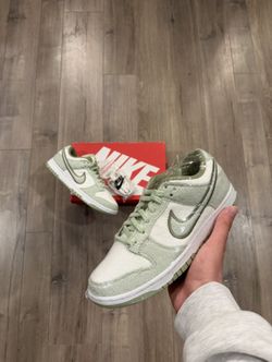 Honey Dew Dunk Low Size 7w