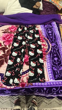 HELLO KITTY PAJAMAS
