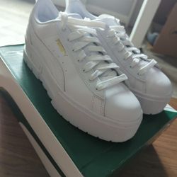 Size 9.5 Women's Puma Mayze Classic Wns