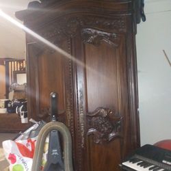 Upright Cabinet