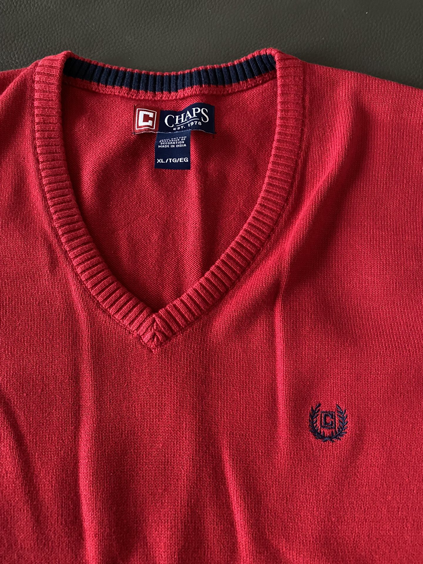 NWOT CHAPS Men’s Sweater Vest Sleeveless V-Neck Embroidered Logo, Retail : $45.00+Tax 