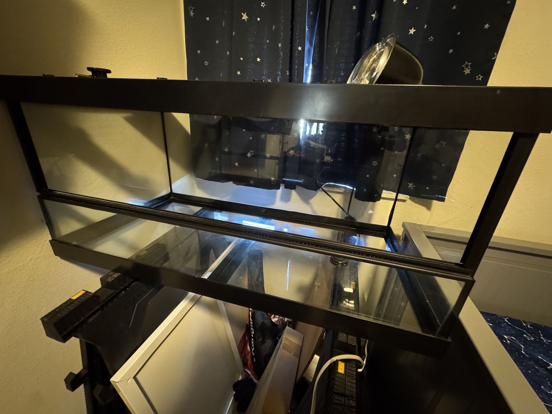 Reptile Tank With Light