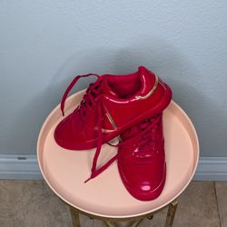 Guess Mito Red Sneakers Shoes Gold Trim. MENS SIZE 9.5