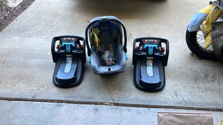 Uppa Baby car seat and 2 bases
