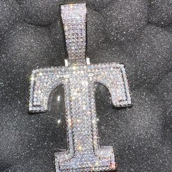 VVS1 Moissanite T pendant (solid backing)