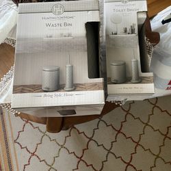 toilet litter and brush set