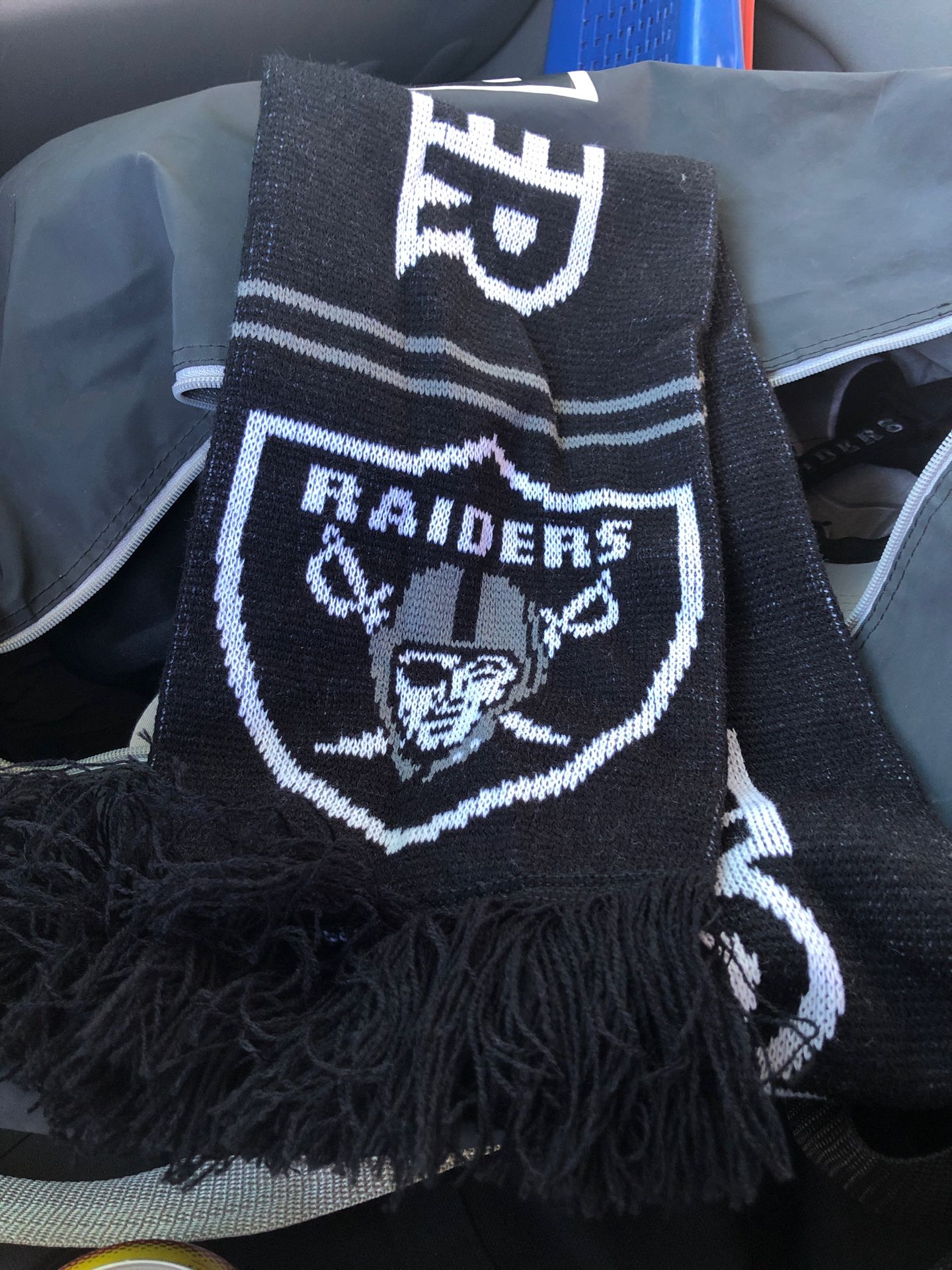 Raiders scarf
